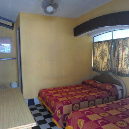 Casa De Huespedes Santa Fe Acapulco Hotell Exteriör bild